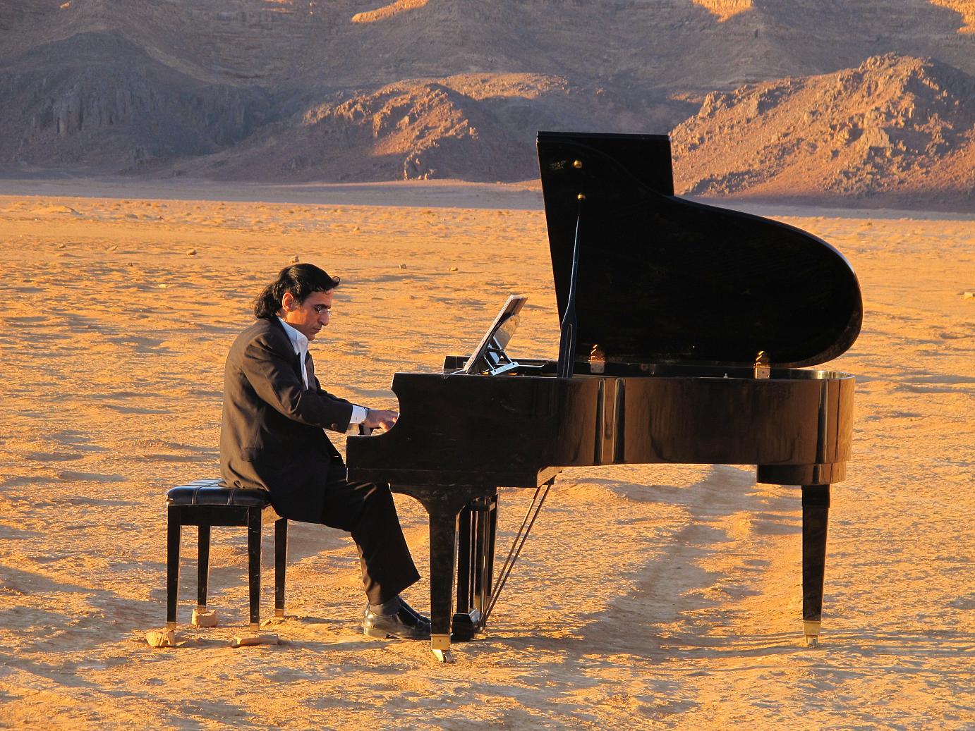 Pianist in Wadi Rum.