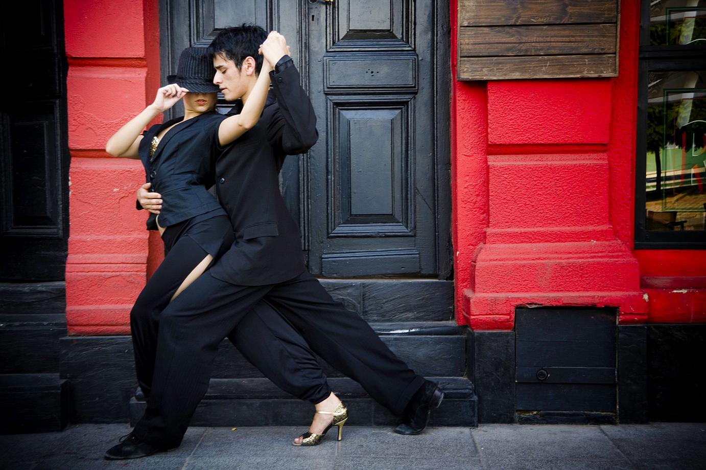 Dancing Tango in the street