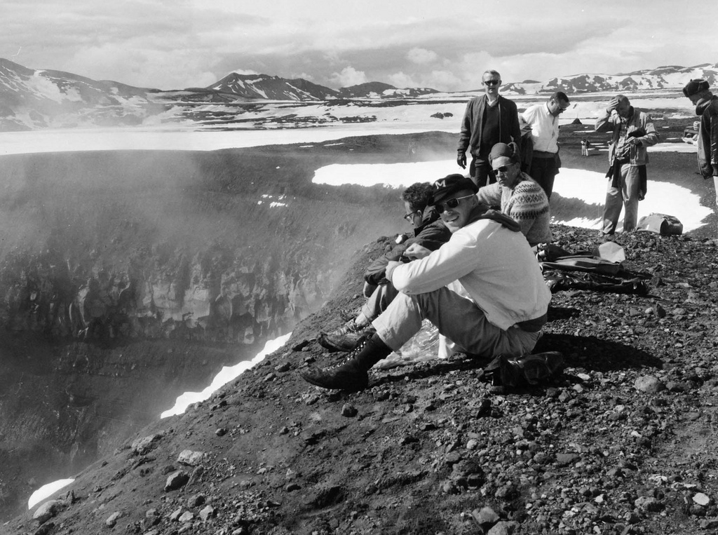 Exceperts of a progress report  by Dr. Mark Helper, an US geologist who accompanied astronauts to Iceland: „We took one of our best field trips to Iceland. If you want to go to a place on earth that looks like the Moon, central Iceland should be high on your list, as it beautifully displays volcanic geology with virtually no vegetation cover.  Our field exercises on the rim of the Askja Caldera went very well. I spent most of my time  working with Dave Scott, Gene Cernan, and C. C. Williams. Scott and Cernan were especially adept at unraveling the sequence of geological events along the caldera rim.(Photos 28-31).  They knew quite a bit about the rocks.“ http://www.lpi.usra.edu/publications/books/moonTrip/iiAstronautGeologyTraining.pdf Photo by Sverrir Pálsson – The Exporation Museum