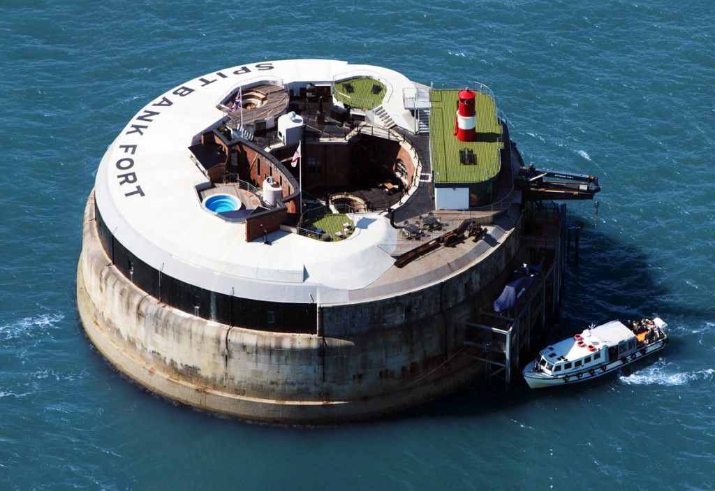 Spitbank Fort, the smallest of the three Solent Forts, sports eight luxuriously fitted bedrooms, plus an open air hot pool, a sauna, a wine cellar and games rooms. It is ideal for exclusive use like the recently organised Fort Boyard-themed team building day and is licensed for weddings.